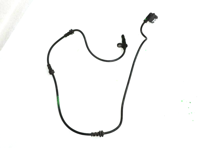 Mercedes W205 ātruma sensors ABS sensors priekšējais kreisais priekšējais kreisais A2059050105
