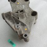 Renault Trafic III 1.6D Vivaro B Ģeneratora kronšteins Ģeneratora kronšteins 117105124R