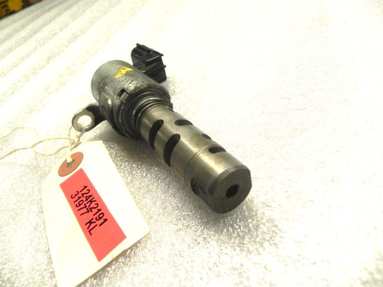Oriģināls Toyota Lexus sadales vārsta solenoīda vārsts Camshaft Solenoid 15330-31020