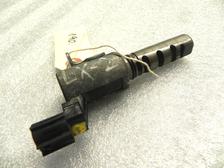 Oriģināls Toyota Lexus sadales vārsta solenoīda vārsts Camshaft Solenoid 15330-31020