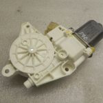 Mercedes Benz W164 Logu motors priekšējais kreisais A2518200742 logu motors