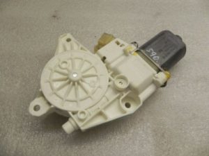 Mercedes Benz W164 Logu motors priekšējais kreisais A2518200742 logu motors