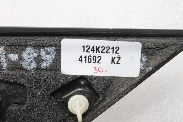 Oriģinālais Mazda CX-5 KE kreisā ārējā spoguļa vāka trīsstūris KD53-69-16YD