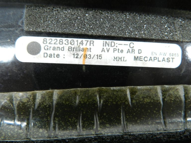 Renault Espace V oriģinālā loga līstes aizmugurējā labajā pusē