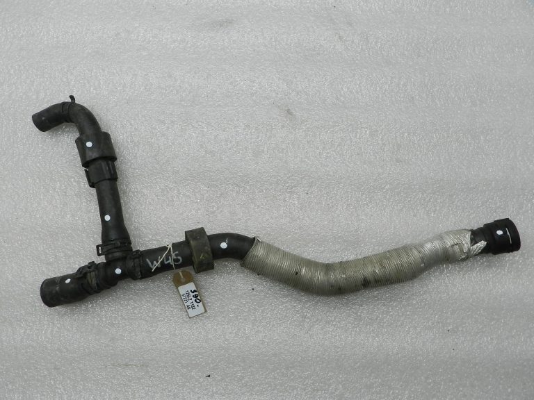 VW Audi oriģinālā ūdens šļūtene Dzesēšanas ūdens šļūtene