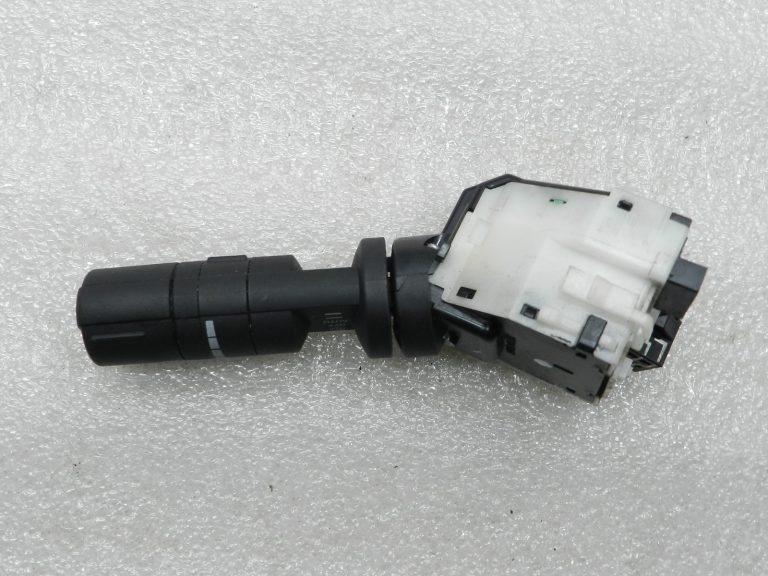 Nissan Qashqai oriģinālais tīrītāju slēdzis