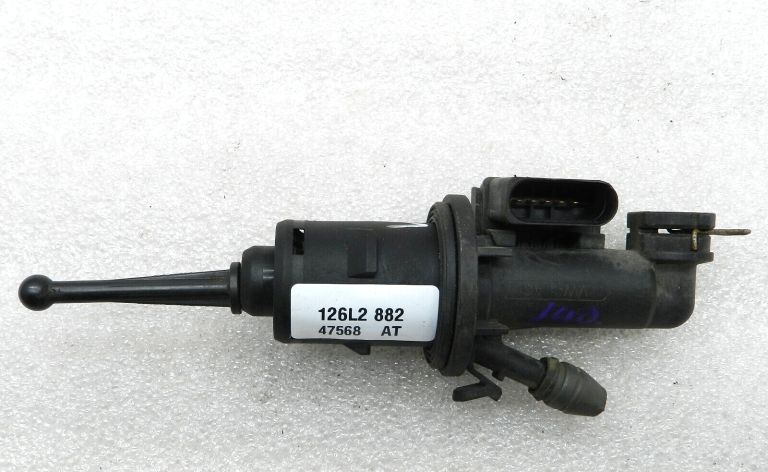 Volkswagen Passat 3C oriģinālais sajūga sūknis 3C0721388B