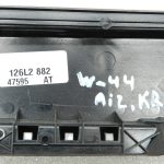 Volkswagen Golf VII oriģinālais durvju paneļa vāks ārējais centrālais kreisais