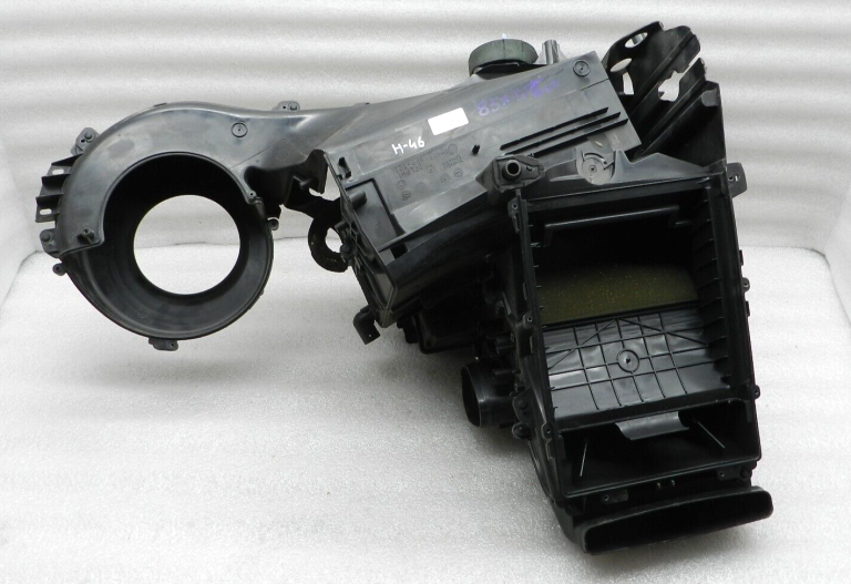 Opel Astra H oriģinālā sildītāja kastes gaisa sadalītājs UR2 93187736