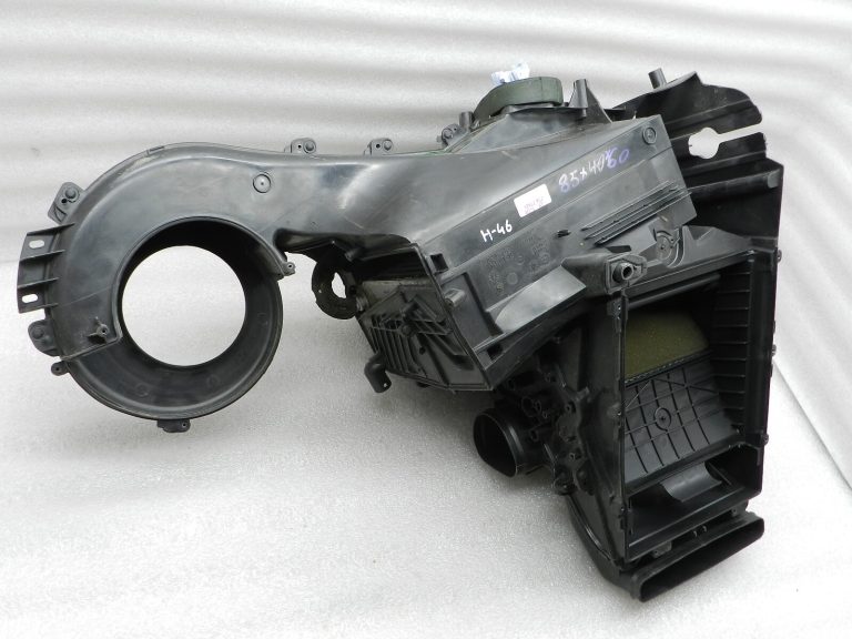 Opel Astra H oriģinālā sildītāja kastes gaisa sadalītājs UR2 93187736