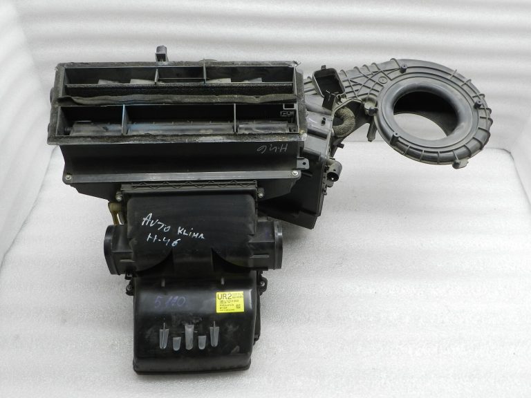 Opel Astra H oriģinālā sildītāja kastes gaisa sadalītājs UR2 93187736