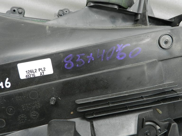 Opel Astra H oriģinālā sildītāja kastes gaisa sadalītājs UR2 93187736