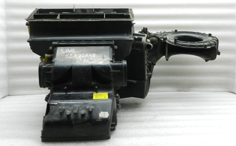 Opel Astra H oriģināls sildītāja kastes gaisa sadalītājs UO2 DEFEKTĪVS 93187736