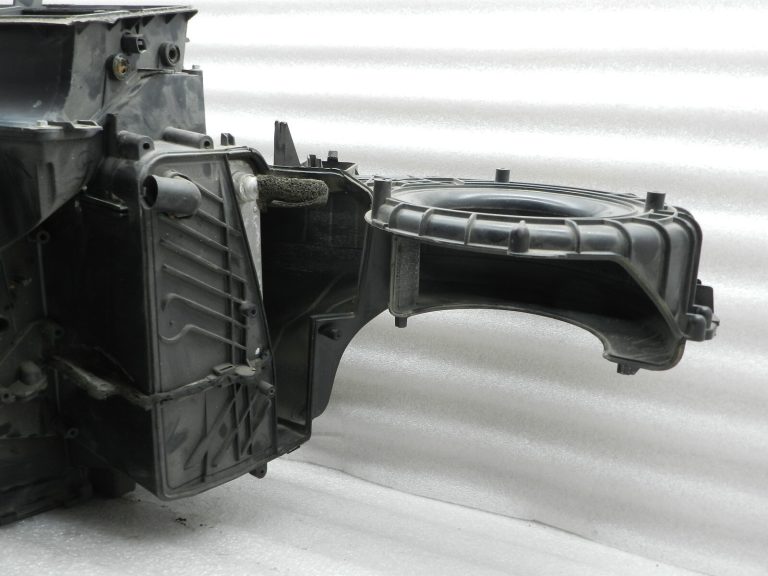 Opel Astra H oriģināls sildītāja kastes gaisa sadalītājs UO2 DEFEKTĪVS 93187736