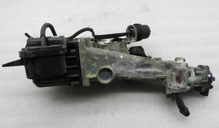 Opel Zafira C oriģinālais izplūdes gāzu dzesētājs EGR dzesētājs 2.0 CDTI