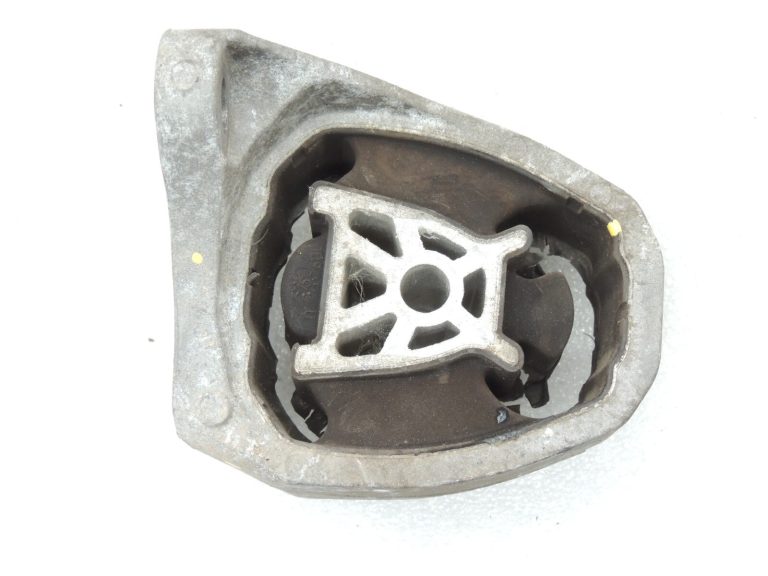 Volvo XC90 II 2.0 D5 D4204T11 165KW Motora stiprinājums Motora stiprinājumi 31339953 31480565