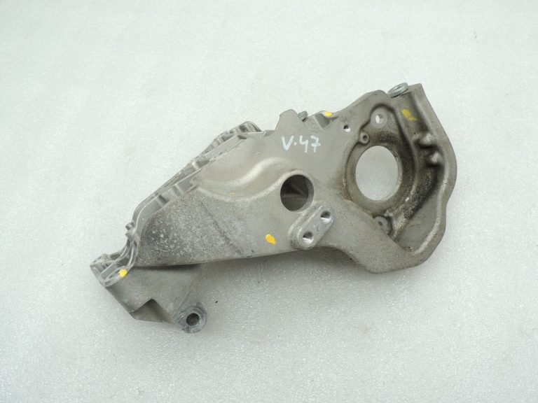 Volvo XC90 II 2.0D D5 D4204T11 165KW Alternatora kronšteins 31480996 31401103
