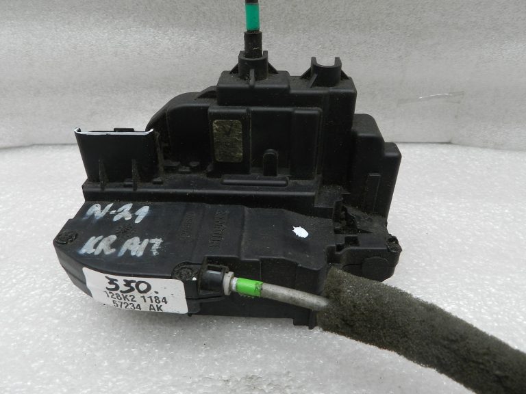 Nissan Qashqai oriģinālā aizmugurējo kreiso durvju slēdzene