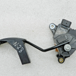 Nissan Qashqai oriģinālais akseleratora pedālis