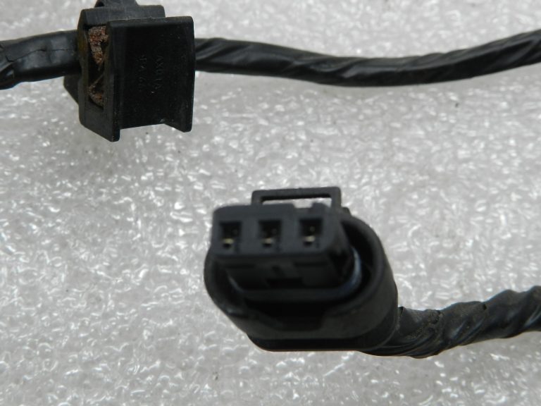 Nissan Qashqai oriģinālā aizmugurējā PDC stāvvietas sensora vadu instalācija
