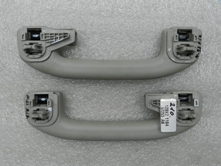 Nissan Qashqai oriģināls aizmugurējo salona rokturu komplekts