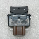 Nissan Qashqai oriģinālais apsildāmo sēdekļu slēdzis