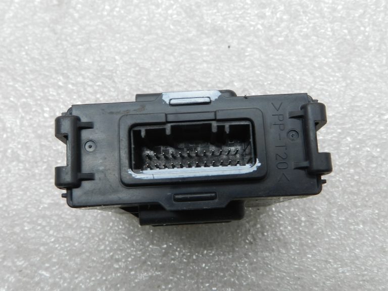 Nissan Qashqai oriģinālais vadības bloks J3