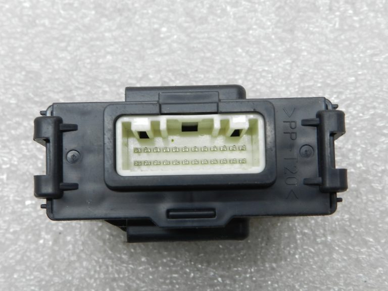 Nissan Qashqai oriģinālais vadības bloks S