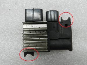 Mazda 6 oriģinālais motora ventilatora vadības bloks DEFEKTĪVS