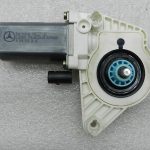 Mercedes Benz A B -Class Logu regulatora motors priekšējais labais