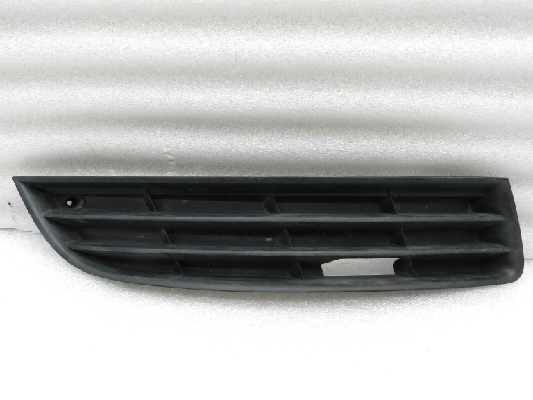 VW Passat B6 oriģināls gaisa režģis priekšējā bampera labajā pusē