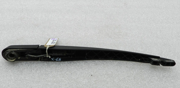 Opel Meriva B Oriģinālā aizmugurējā stikla tīrītāja rokturis 13250445