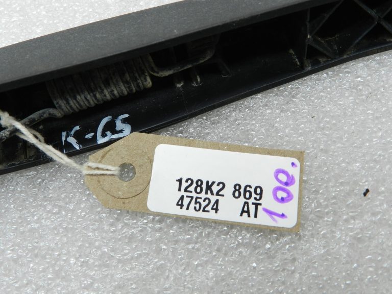 Opel Meriva B Oriģinālā aizmugurējā stikla tīrītāja rokturis 13250445