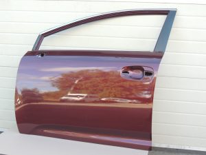 Toyota Avensis T27 Durvju priekšējā kreisā priekšējā kreisā krāsa 3Q7 67002-05070