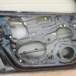 Suzuki SX4 S-CROSS priekšējo durvju kreisās puses Cosmic Black ZCE 68002-61M00