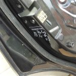 Suzuki SX4 S-CROSS aizmugurējās kreisās durvis Cosmic Black ZCE 68004-61M00