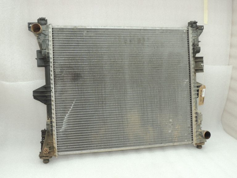 Chrysler Grand Voyager Mk5 2.8CRDi radiators Dzinēja dzesēšanas ūdens dzesētājs 4677754AF
