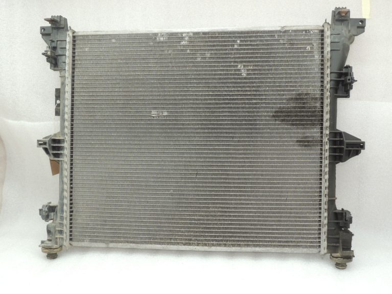 Chrysler Grand Voyager Mk5 2.8CRDi radiators Dzinēja dzesēšanas ūdens dzesētājs 4677754AF