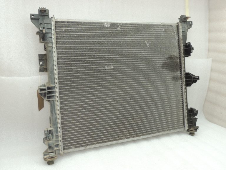 Chrysler Grand Voyager Mk5 2.8CRDi radiators Dzinēja dzesēšanas ūdens dzesētājs 4677754AF