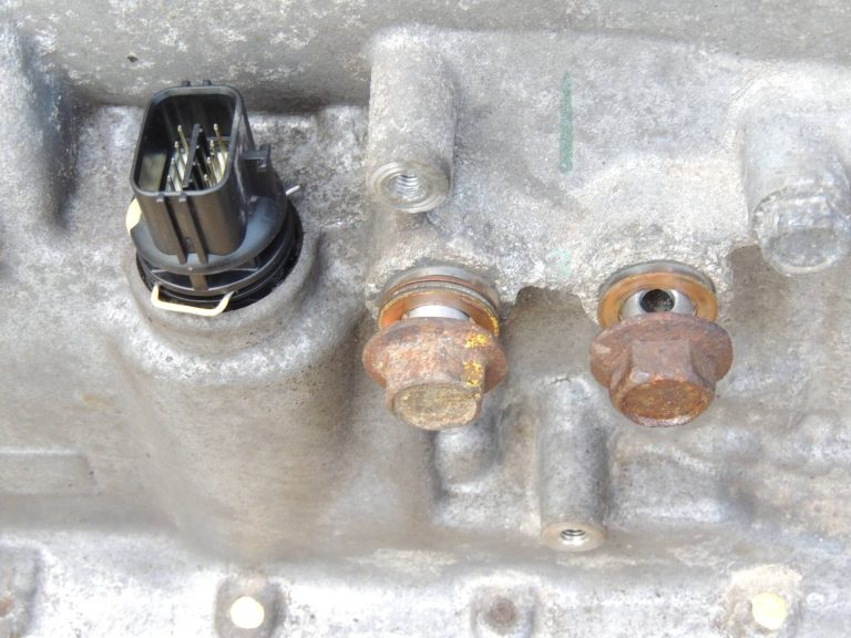 Nissan Navara II D40 3.0DCi V6 V9X Automātiskā transmisija 31020X689C 31020-X689C 31020-X689C