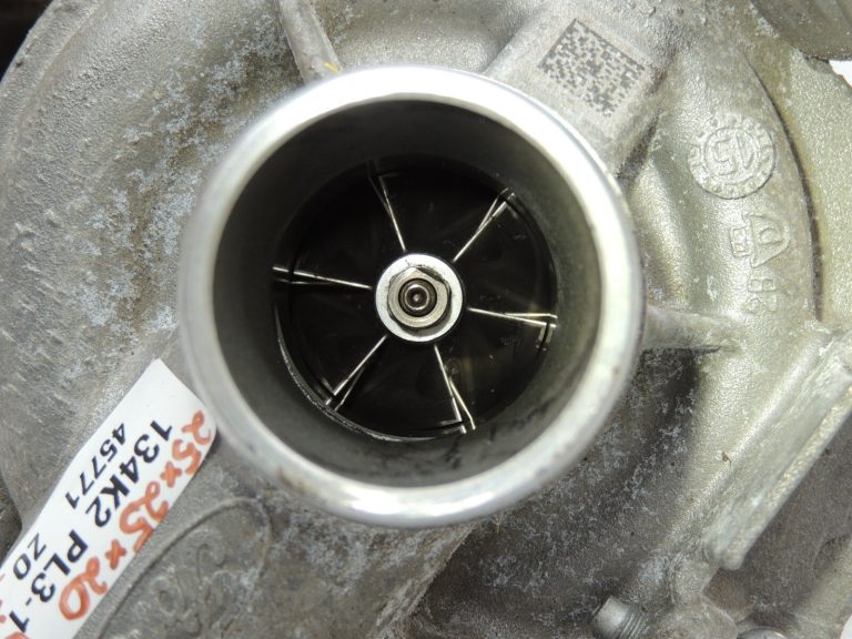 Ford Focus MK3 1.0i turbokompresors 2082181 CM5G-6K682-HE