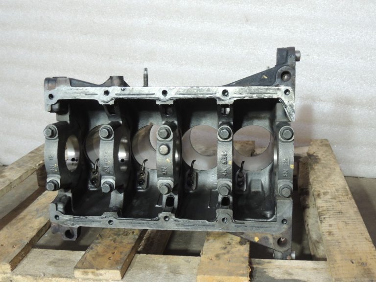 Opel Zafira C 2.0CDTi A20DT motora bloks A20DT cilindru bloks