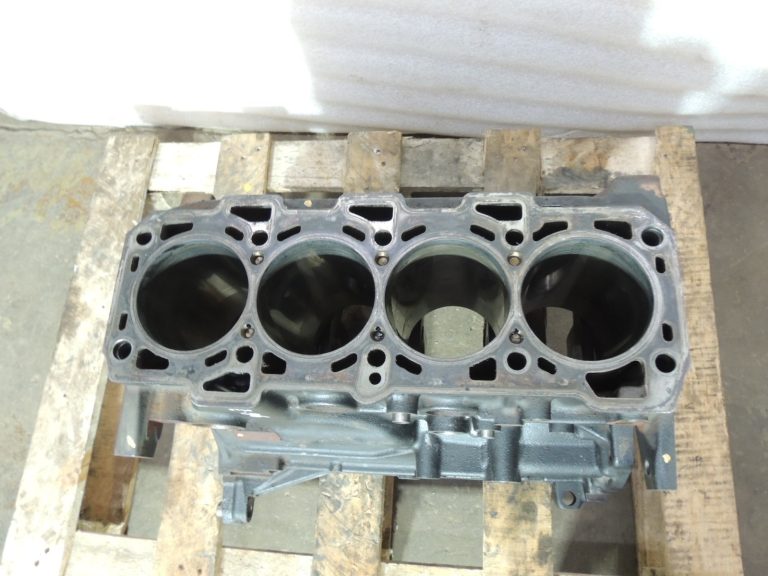 Opel Zafira C 2.0CDTi A20DT motora bloks A20DT cilindru bloks