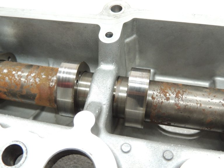 Ford 2.0 EcoBlue YLDA C20DD0J Sadales vārpstas korpuss ar sadales vārpstām 2648544