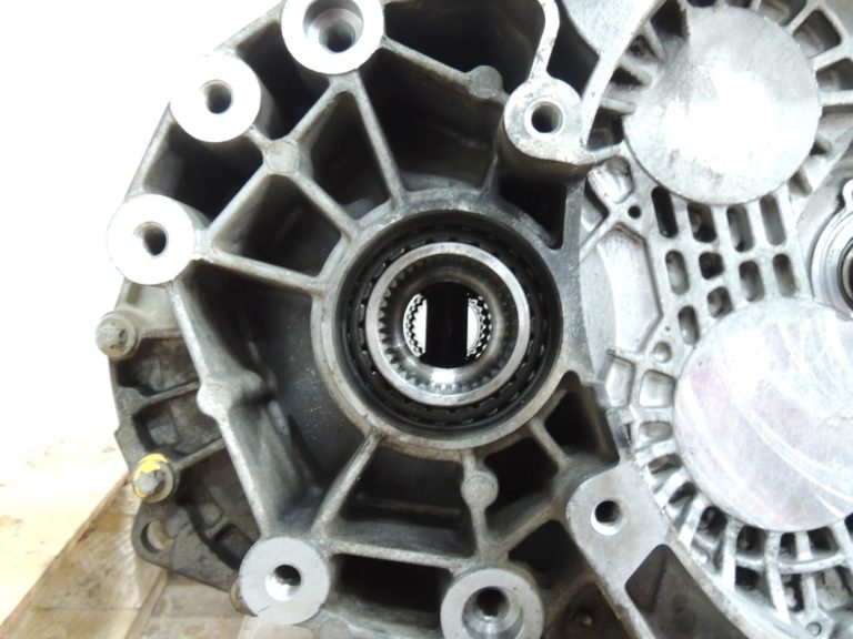 Opel Antara 2.2CDTi A22DM 135KW Pārnesumkārba Manuālā pārnesumkārba 6 pakāpju F40 3.89