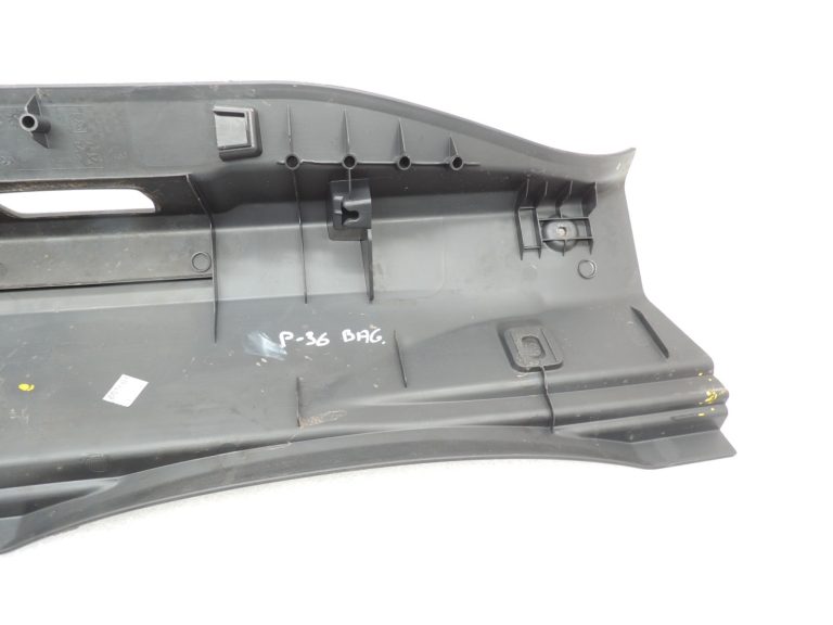 Peugeot 508 I 8D Sedans bagāžnieka slieksnis 7569AY