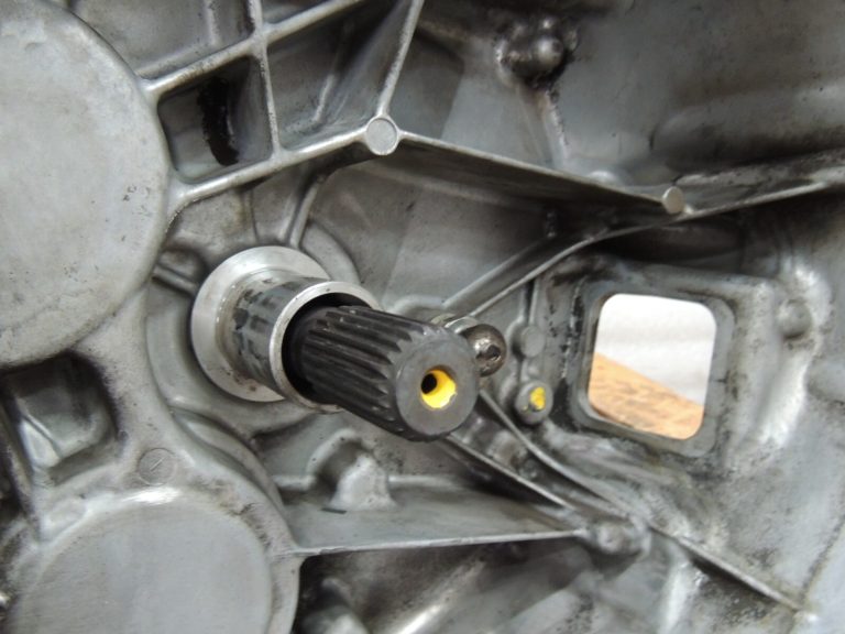 Mazda CX-5 2.2d 2WD manuālā pārnesumkārba 6 pakāpju D601-03-000 Manuālā pārnesumkārba