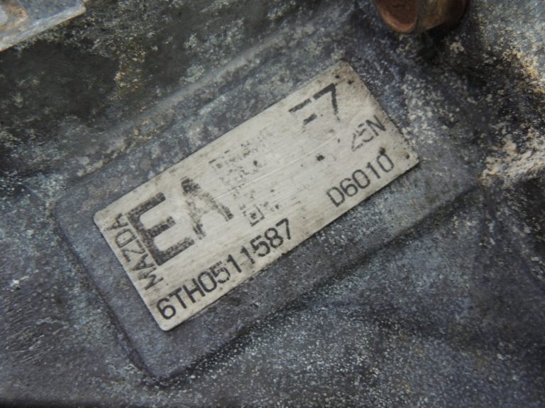Mazda CX-5 2.2d 2WD manuālā pārnesumkārba 6 pakāpju D601-03-000 Manuālā pārnesumkārba