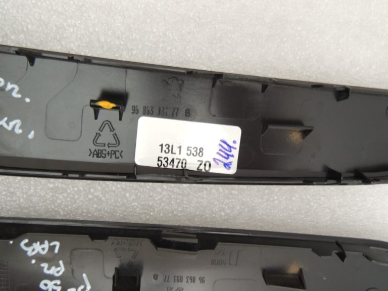 Peugeot 508 W23 Durvju apdare Durvju apdares komplekts klavieru melns 9345ZH 9346ZN