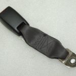 OEM Suzuki Grand Vitara II Aizmugurējā centrālā drošības jostas sprādze 8490665DM0FL5